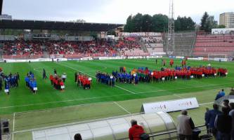 Nástup mužstev na stadionu Srbská (foto SK Líšeň)