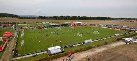 Velkém finále - E.ON Junior Cupu 2015 (zdroj: www.eonrodinnyfotbalek.cz)